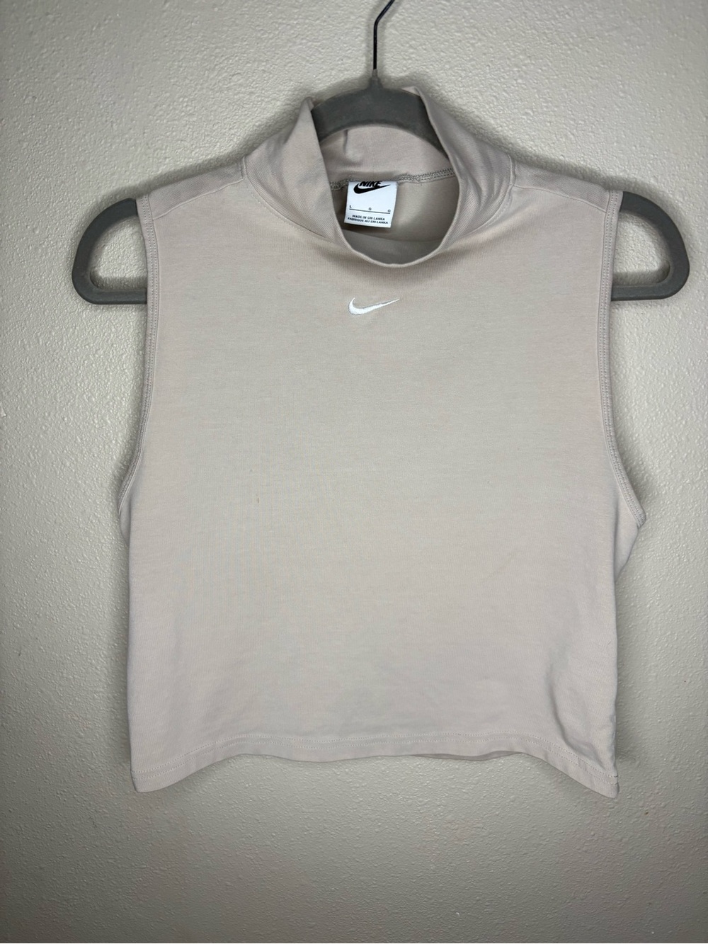 Large▪️NIKE- Women’s Nude/Cream Tank